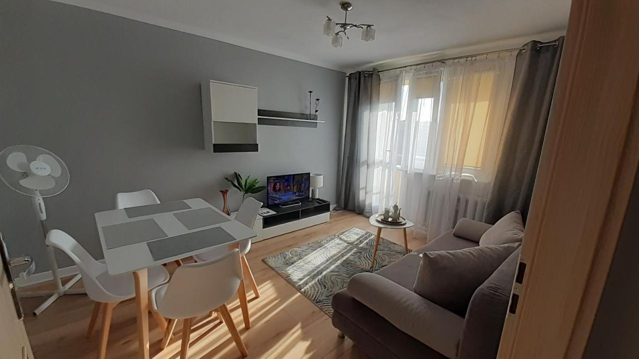 Apartament M-3 Centrum - 38M2 쳉스토호바 외부 사진